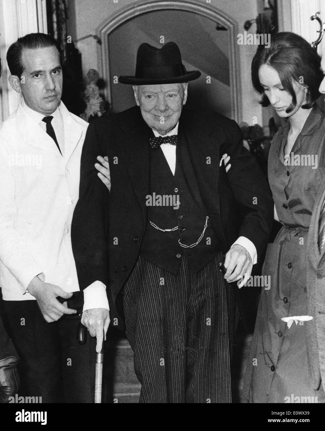 Winston Churchill se rend à la Chambre des communes une dernière fois Banque D'Images