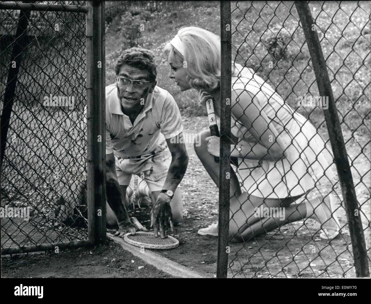 Jean yanne director Banque de photographies et d'images à haute résolution  - Alamy