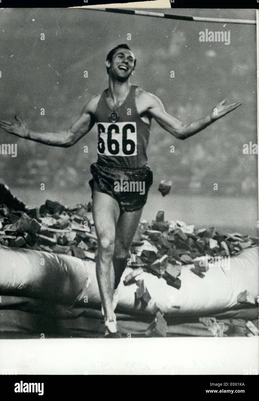 Le 23 octobre 1964 - star de la voie soviétique Valery Brummel aux Jeux Olympiques Banque D'Images