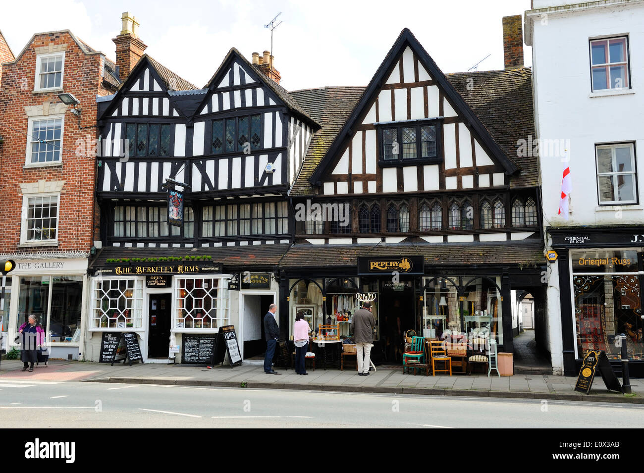 Le bras de Berkeley public house sur la rue Church à Tewkesbury, Gloucestershire, Angleterre Banque D'Images