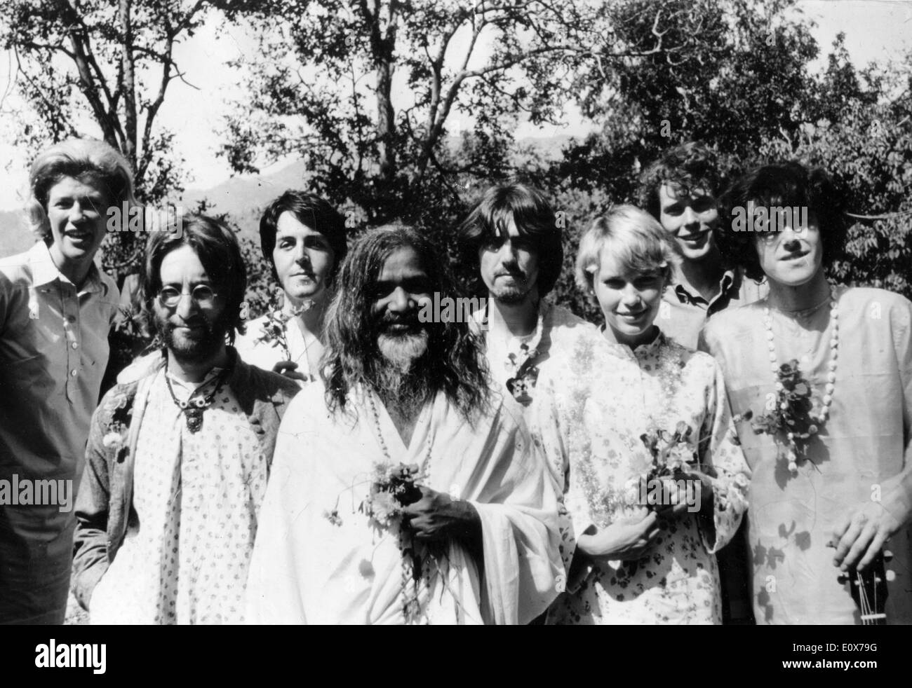 Les Beatles avec Maharishi Mahesh Yogi Banque D'Images