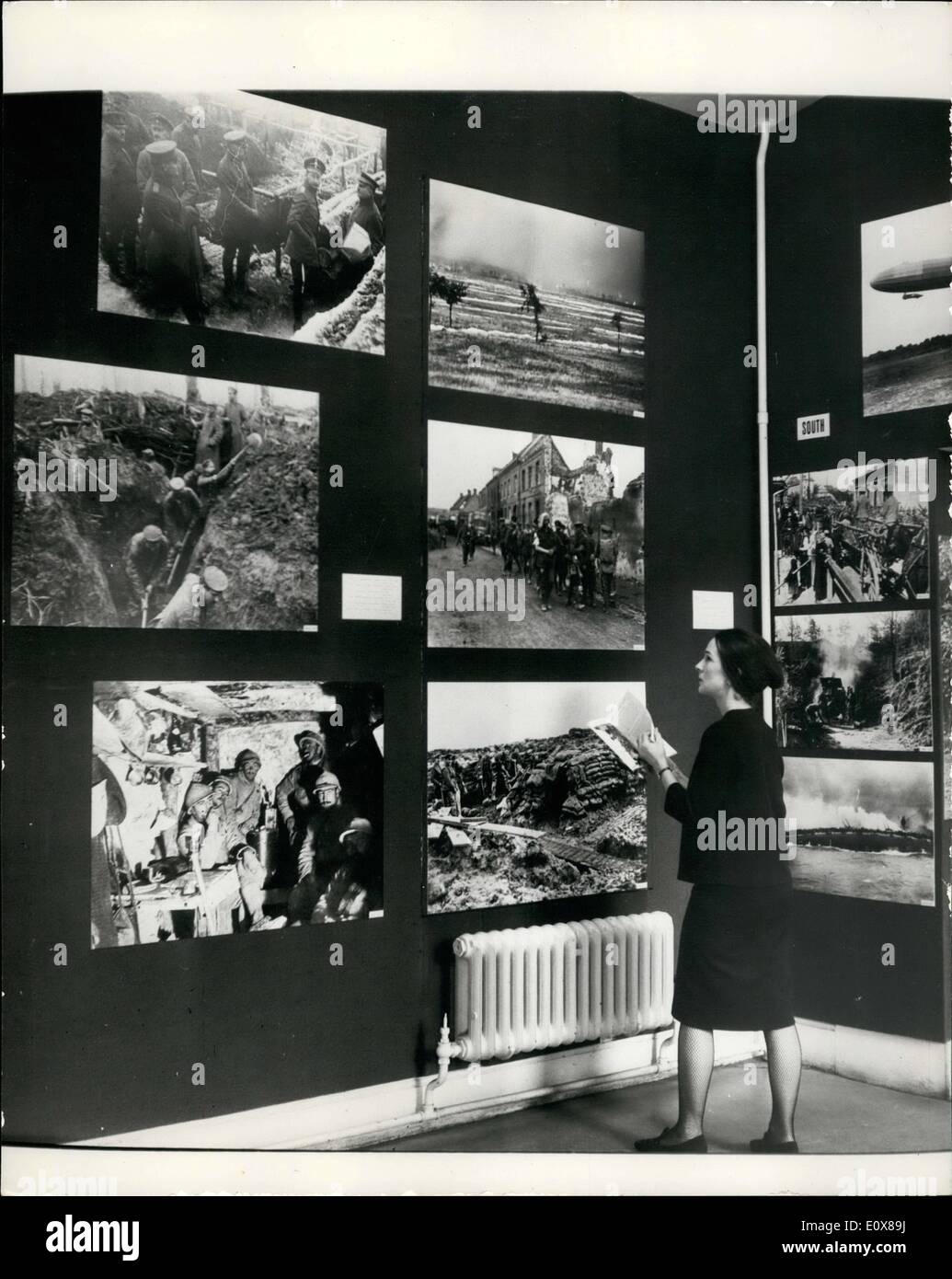 Septembre 09, 1965 - ''Cinquante ans après'' exposition photographique Spécial : l'Imperial War Museum présente une exposition photographique spéciale pour marquer le cinquantième anniversaire des événements de l'année 1915. L'exposition constitue la deuxième phase du ''Cinquante ans après'' series inauguré par Lietenant-General Sir Edmond Schreiber en 1964. Il illustre la première année complète de la Première Guerre mondiale, avec une référence particulière au Royaume-Uni et des opérations sur le front de l'Ouest et sur la péninsule de Gallipoli Banque D'Images