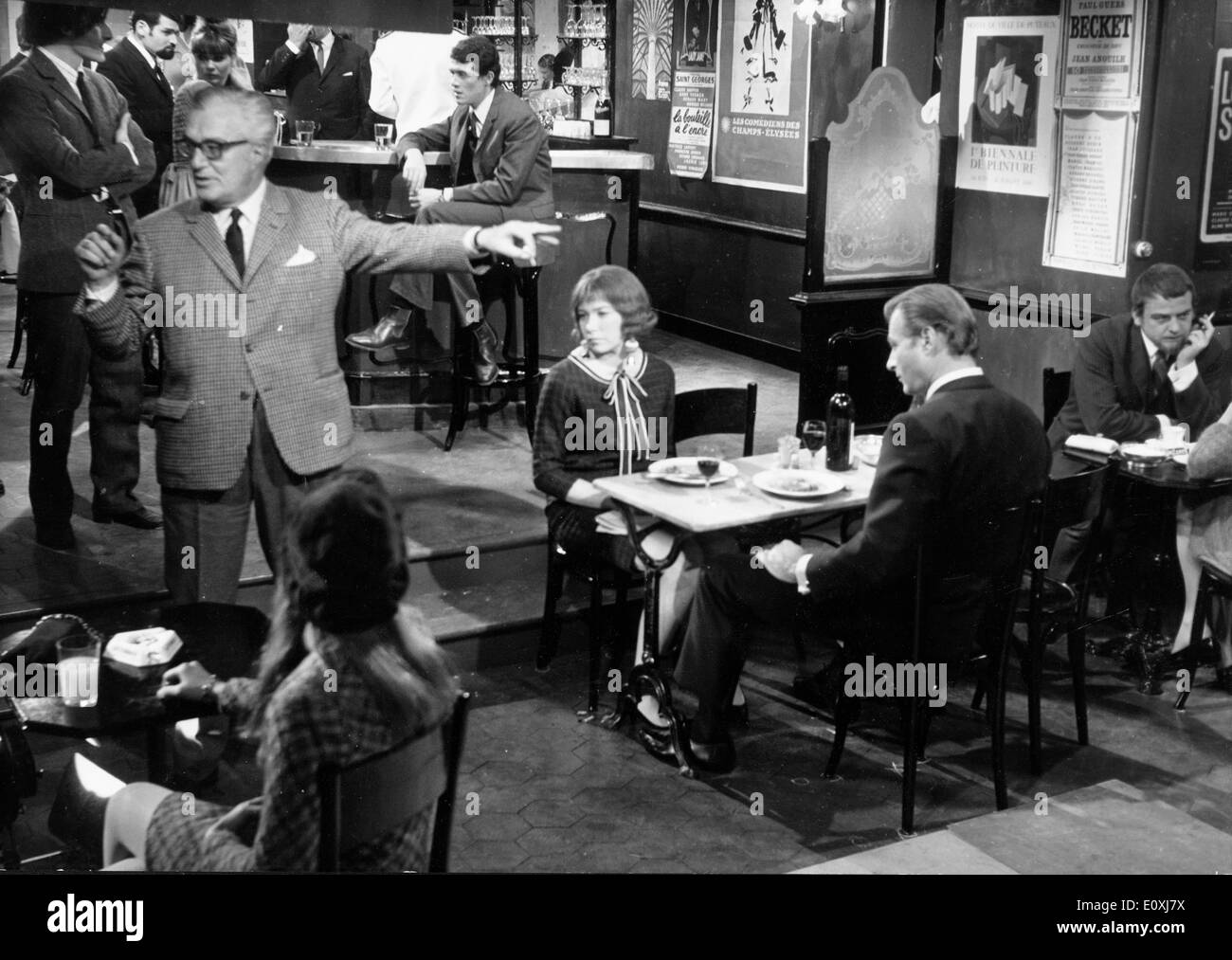 L'actrice Shirley MacLaine dans une scène de "Les femmes sept fois' Banque D'Images