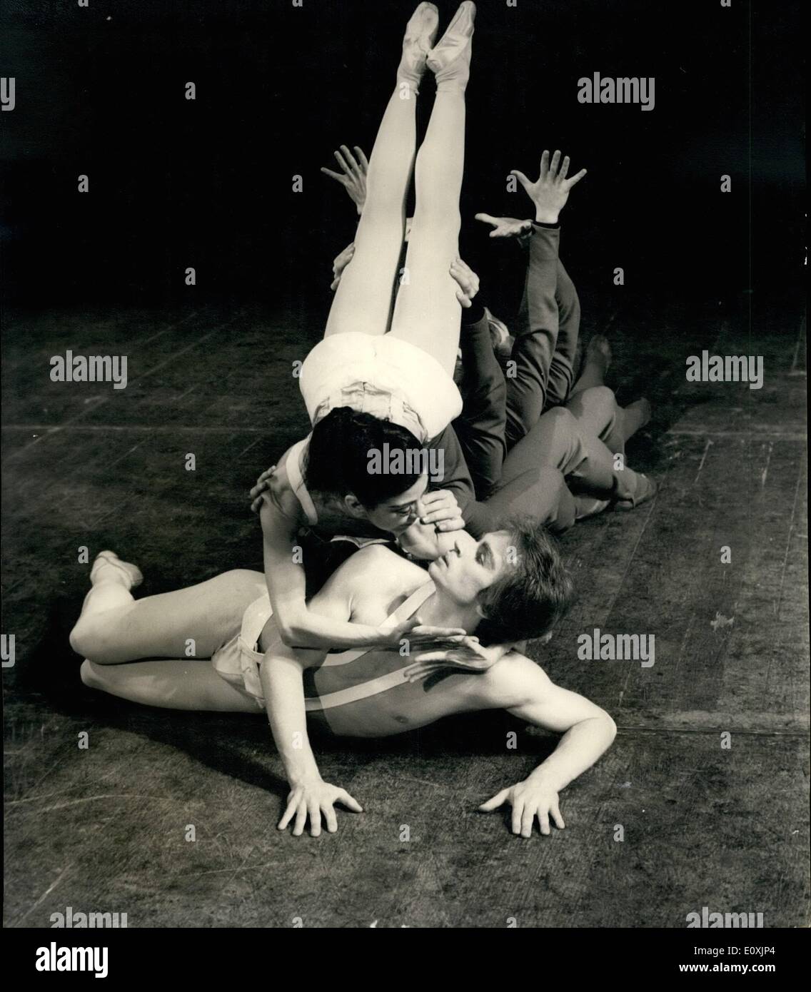02 février 1967 - Répétition pour Le Paradis perdu : la première mondiale du ballet de Roland Petit Paradis perdu, avec Margot Fonteyn et Banque D'Images