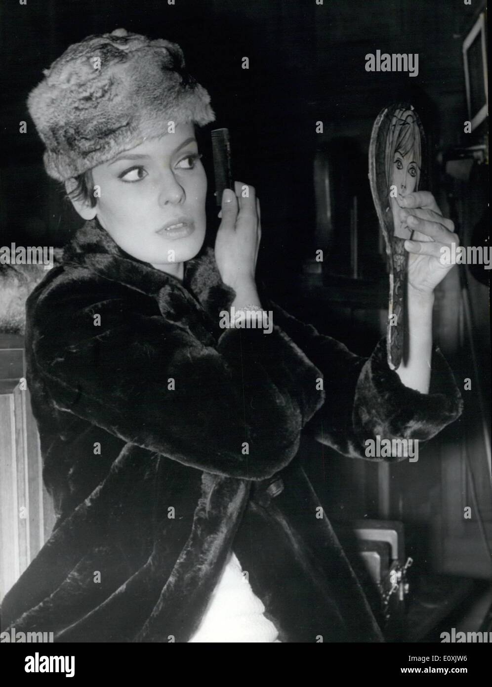 02 février 1967 - Actrice Danielle Gaubert ( Rhadames Trujillo's wife) fait un retour de l'écran : Danielle Gaubert qui a renoncé à une carrière prometteuse après avoir épousé le fils cadet de Trujillo dicter Rhadames fait maintenant un retour dans le film ''Le Grand Dadais'' dans la prise de paris. Photo montre Danielle Gaubert comme elle apparaît dans son rôle dans le ''Grand Dadais' Banque D'Images