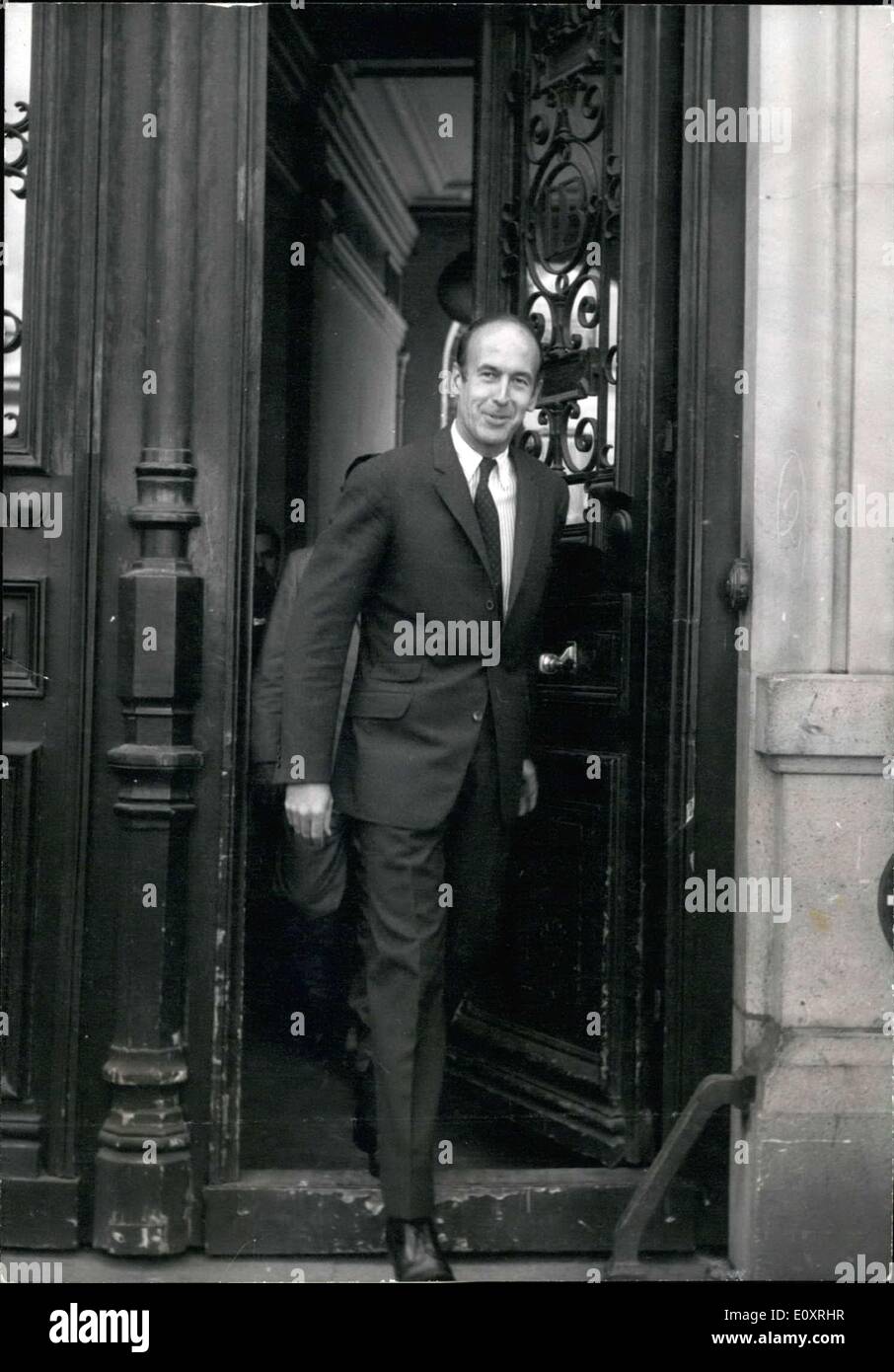 17 août 1967 - Giscard d'Estaing rencontre républicains indépendants laisse Banque D'Images