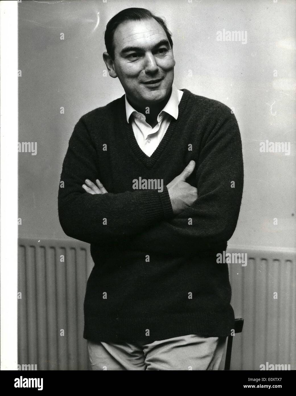 14 novembre 1967 - M. Peter Parker devrait être nommé comme nouveau président de British Railways. Mme Barbara Castle devrait nommer un industriel de 43 ans, en tant que nouveau président des chemins de fer britanniques dans les prochains jours. Il est Peter Parker, directeur de cabinet d'ingénierie Frères Booker. Hier soir, M. Parker a parlé, dans sa maison de Kensington, Londres, de ses chances de succéder à Sir Stanley Raymond. J'ai eu aucune proposition mise hors de moi, mais je comprends que mon nom est considéré. dit-il. M. Parker a ajouté : Naturellement, je suis très fier que mon nom est à l'étude Banque D'Images