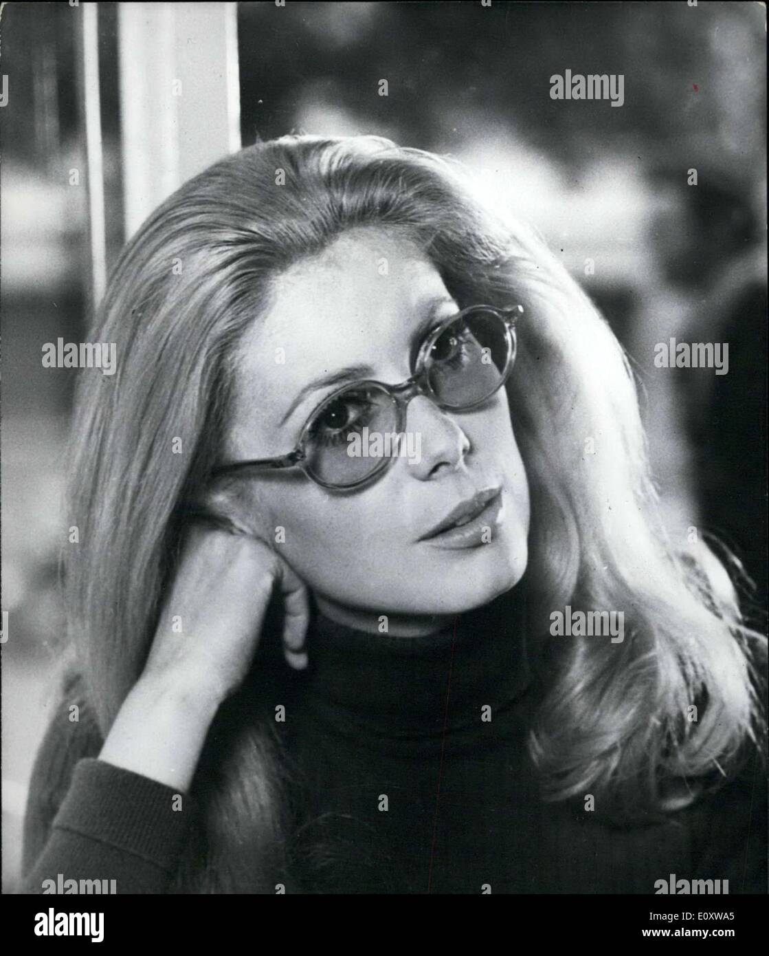 28 novembre 1967 - ici, c'est Catherine Deneuve pendant le tournage du film, ''Manon 70. Banque D'Images