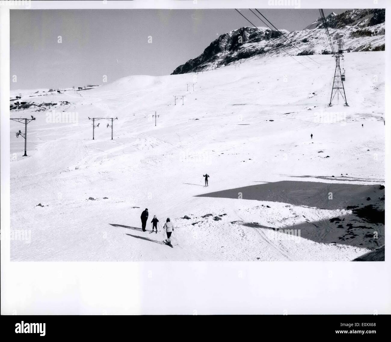 01 janvier 1968 - Grenoble, France : Site de voir les Jeux Olympiques d'hiver de l'ALPE D'Huez (bobsleigh olympique) et les pentes. Banque D'Images