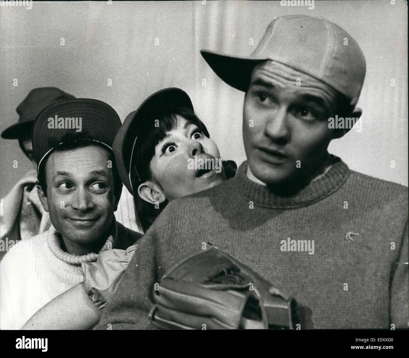 01 janv., 1968 - ''Vous êtes un homme bon Charlie Brown'' pour la fortune theatre : La troupe de ''Vous êtes un homme bon Charlie Brown'', un Banque D'Images