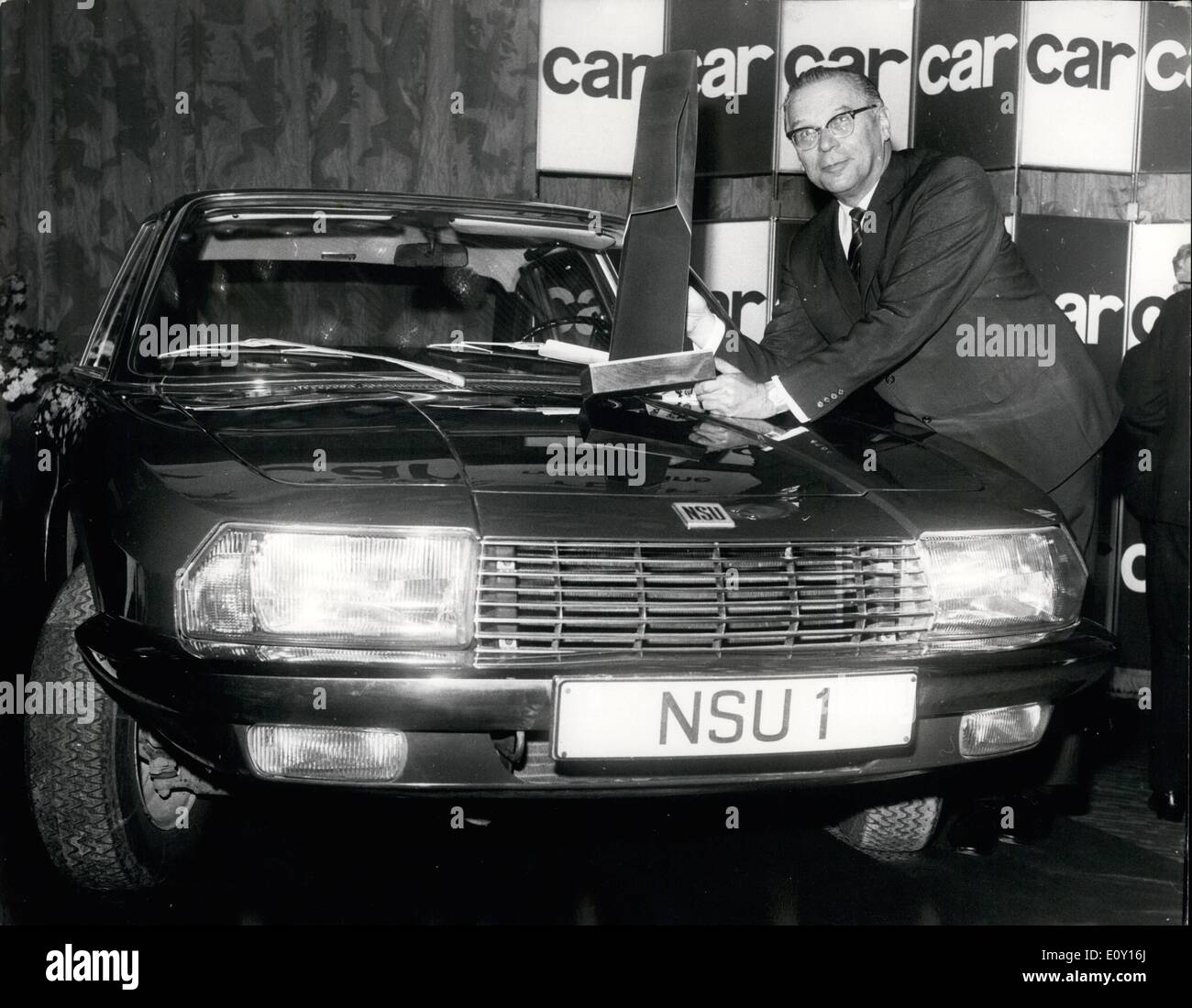 Mar. 03, 1968 - 80 MSU Ro reçoit le Prix britannique - élue voiture de l' année. Par l'année. Par panel international de juges : à Photo Stock - Alamy