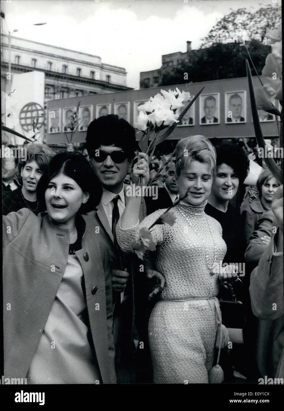 Mai 05, 1968 - Mai 24 manifestation à Sofia. Les coopératives de jeunes démontrant sofia Banque D'Images