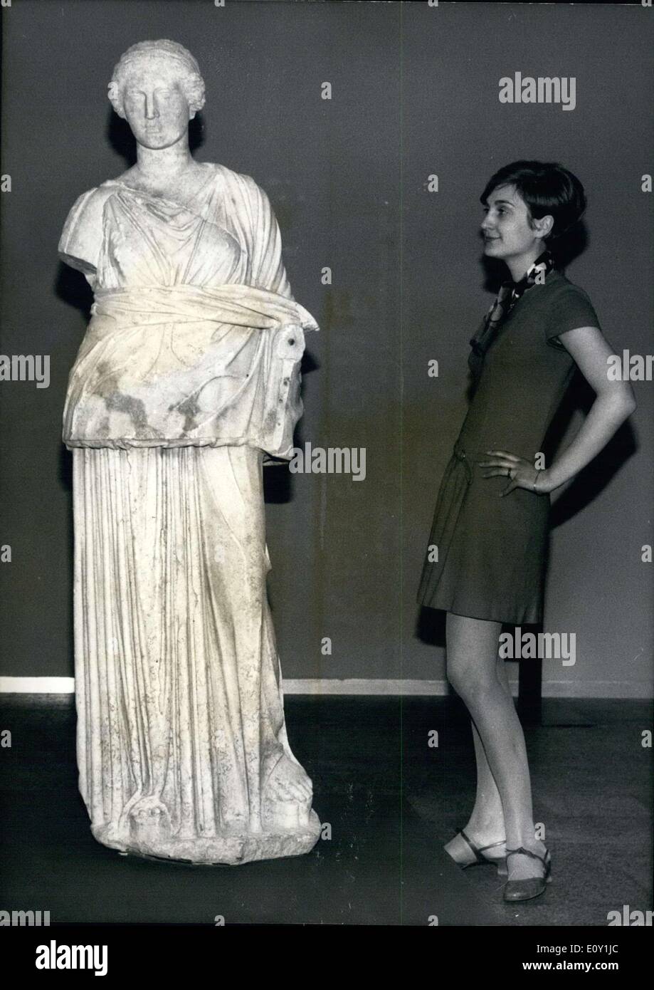 25 mai 1968 - Sur la photo est la statue grecque ''Mutiliser Erato.'' c'est sur l'affichage à l'art de Cologne est située à visualiser. Il a été un des Banque D'Images