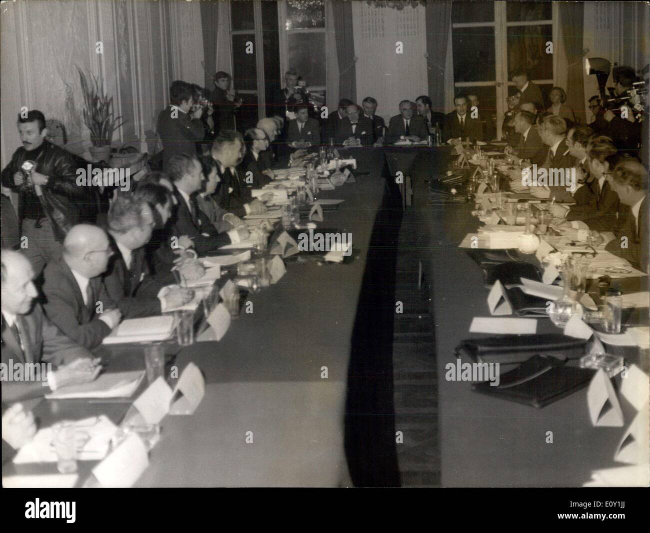 27 mai 1968 - Gouvernement recherchent une solution dans les pourparlers avec le syndicat des travailleurs et employeurs PR Banque D'Images