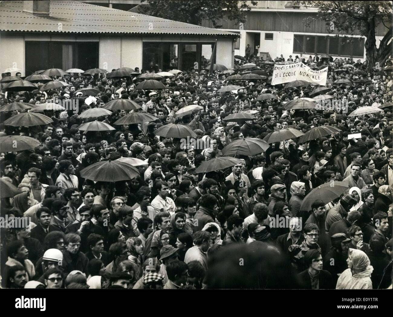 Le 09 mai, 1968 - 6 000 élèves protester au Luxembourg la solidarité de l'Union Française Banque D'Images