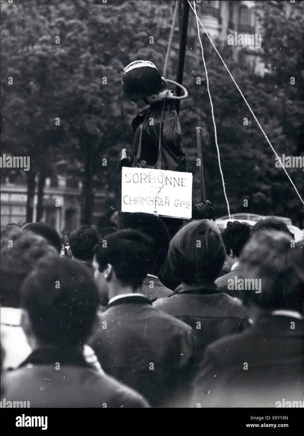 14 mai 1968 - Les étudiants et les travailleurs de protestation Paris Banque D'Images