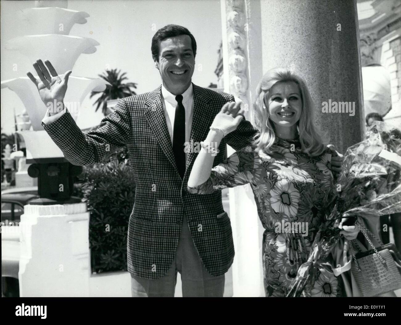 15 mai 1968 - avec Marianne tenue Banque D'Images