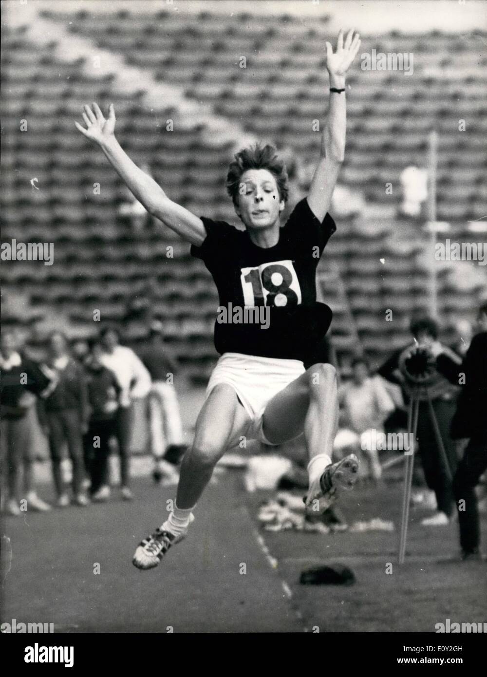 Septembre 03, 1968 - 3 septembre 1968, 16 ans pour le Mexique d'écolière Jeux Olympiques. Photo montre : 16 ans, Susan Scott qui, par la rupture de Mary Rand a maintenant été sélectionnés pour aller au Mexique pour représenter la Grande-Bretagne dans le pentathlon. Banque D'Images