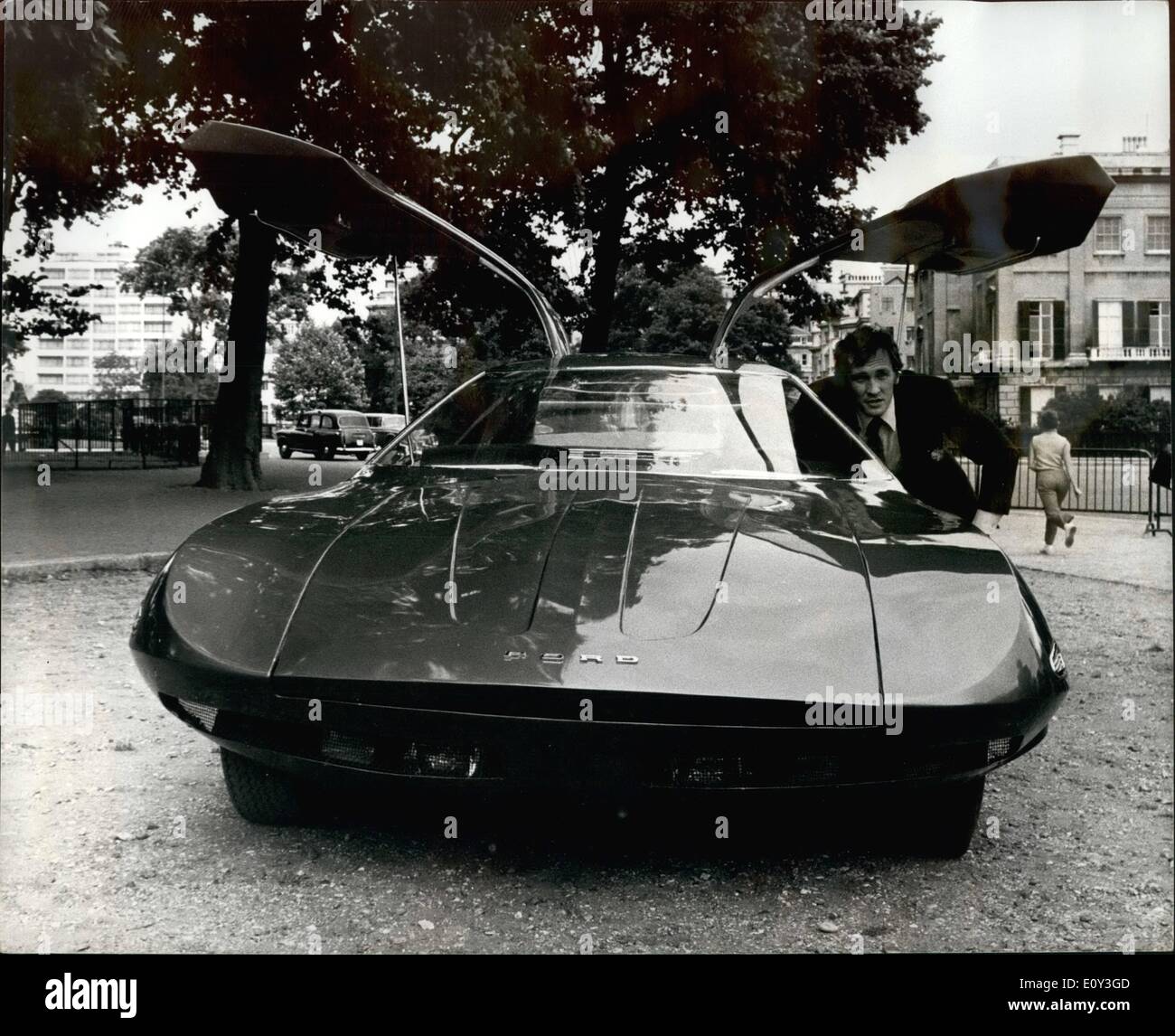 Juillet 07, 1968 - voiture futuriste pour nouvel espace film : Le dernier film de l'espace en train d'être tourné à pinèdes est appelé ''oppleganger'' Banque D'Images