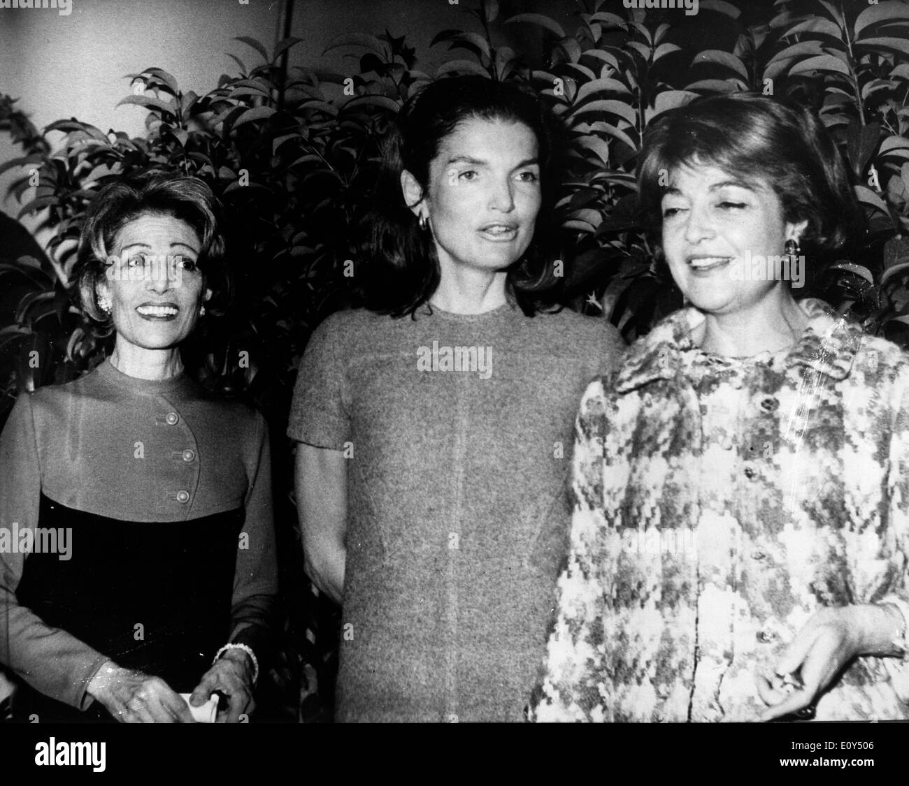 Jackie Kennedy avec les amis à Olyfada villa Banque D'Images