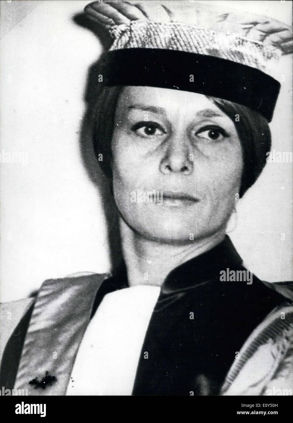 05 nov., 1968 - Aline Picard (photo) a été élu doyen du département des Arts et Sciences Humaines à Brest. Aline Picard qui a été à la tête de l'ordre littéraire de cette université depuis 1966. Banque D'Images