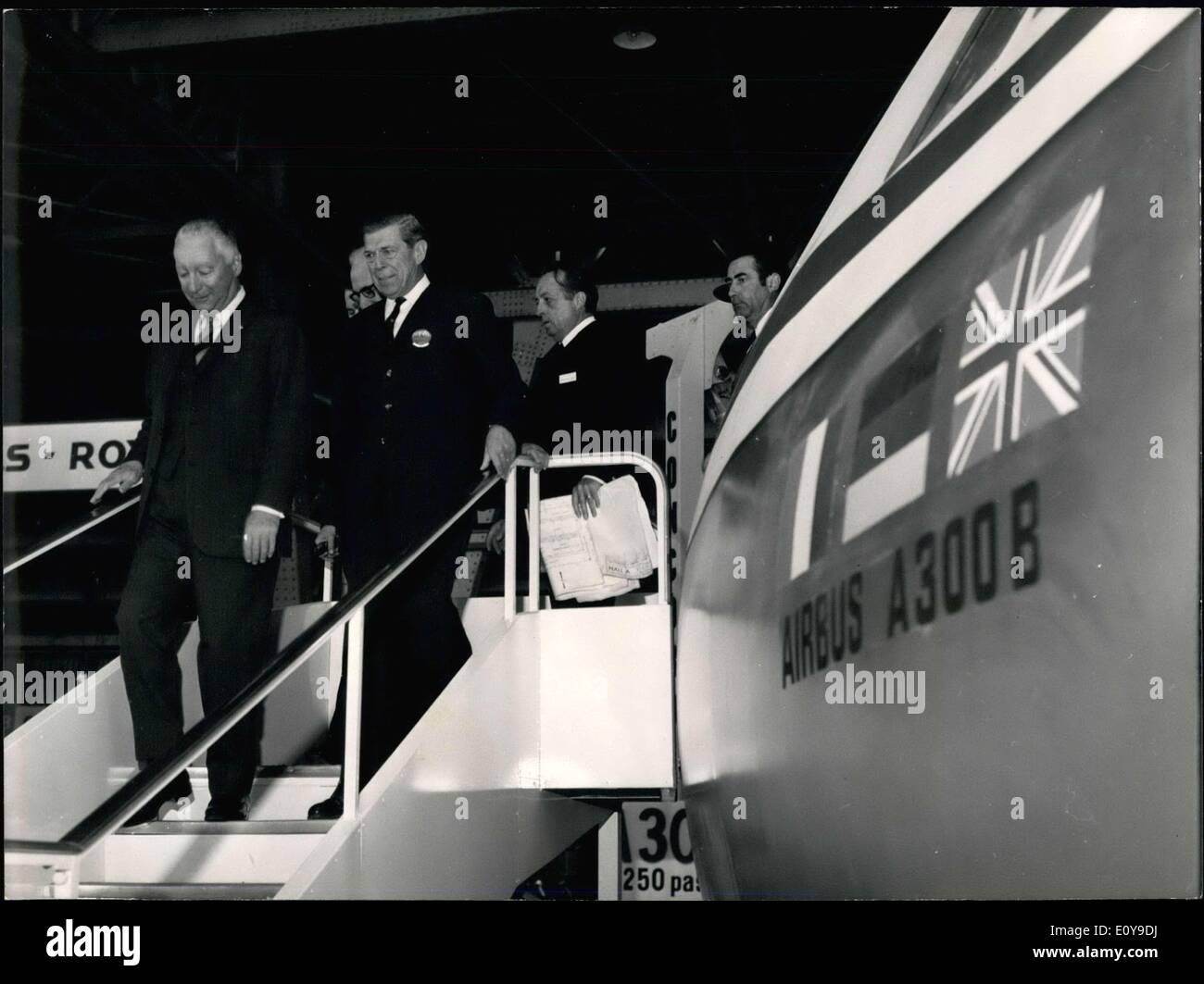 30 mai 1969 - Pierre Messmer le De-Boards Air-Bus à l'air et de l'Espace Expo .c Banque D'Images