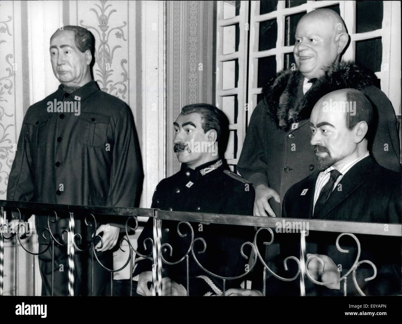 Juillet 07, 1969 - Le Musée de l,a été ouverte à Rome. Il rassemble les chiffres si certaines personnalités de l'actuel et du passé de l'italien et la renommée mondiale de foi. Photo montre quatre grands du Parti communiste : Mao, Staline, Lénine et Kruscev. Banque D'Images