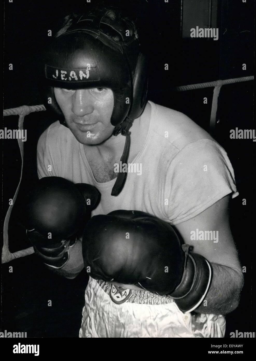 23 septembre 1969 - Voici une photo de Jean Josselin en formation Saint-ouen avant son match dans lequel il aura à défendre son titre de champion d'Europe contre Johann Orsolics (Autriche) Banque D'Images