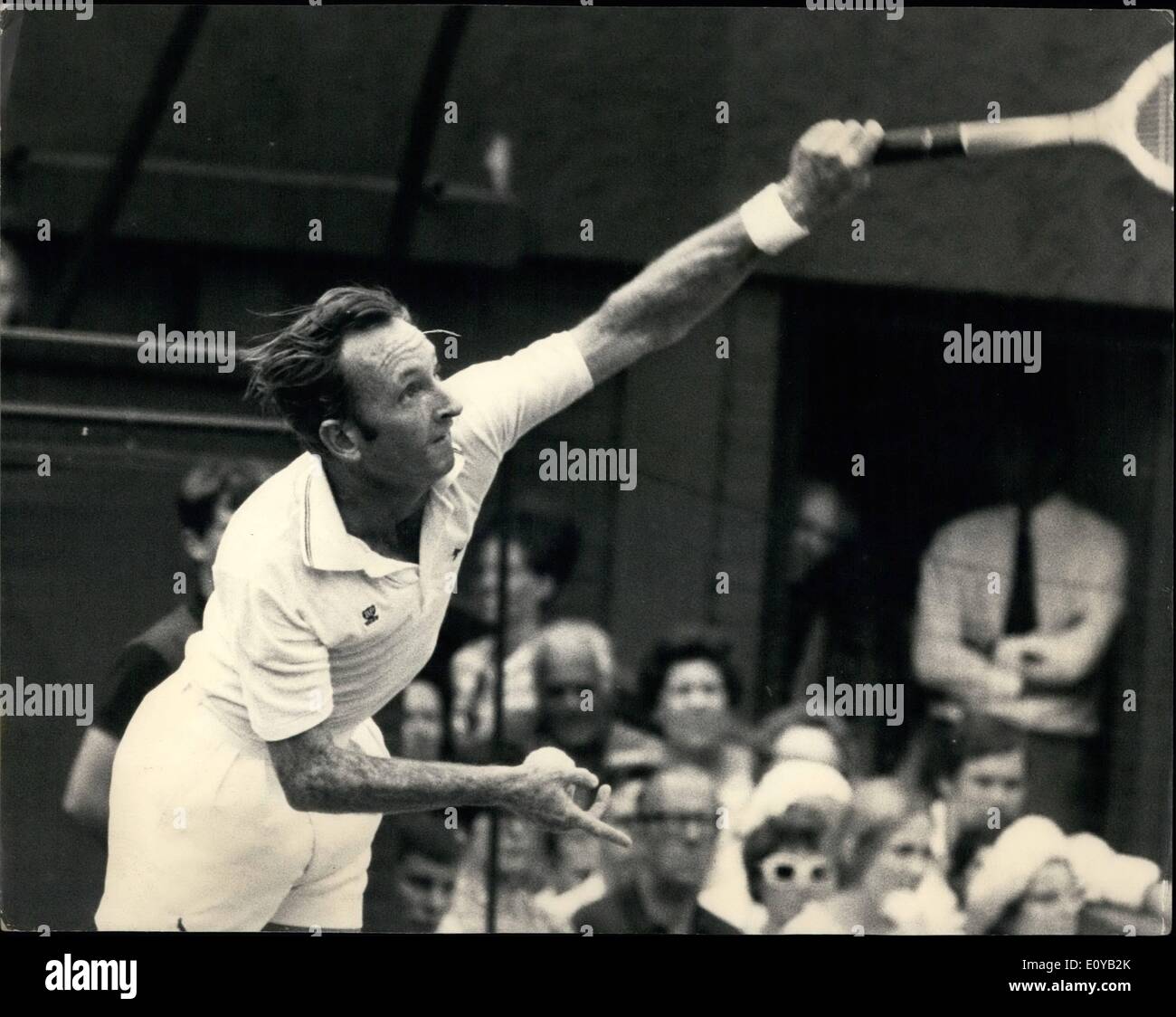 Juillet 07, 1969 - Championnats de tennis de Wimbledon Laver Australie Versus Ashe États-unis : Rod Laver Australie le vainqueur en titre Banque D'Images