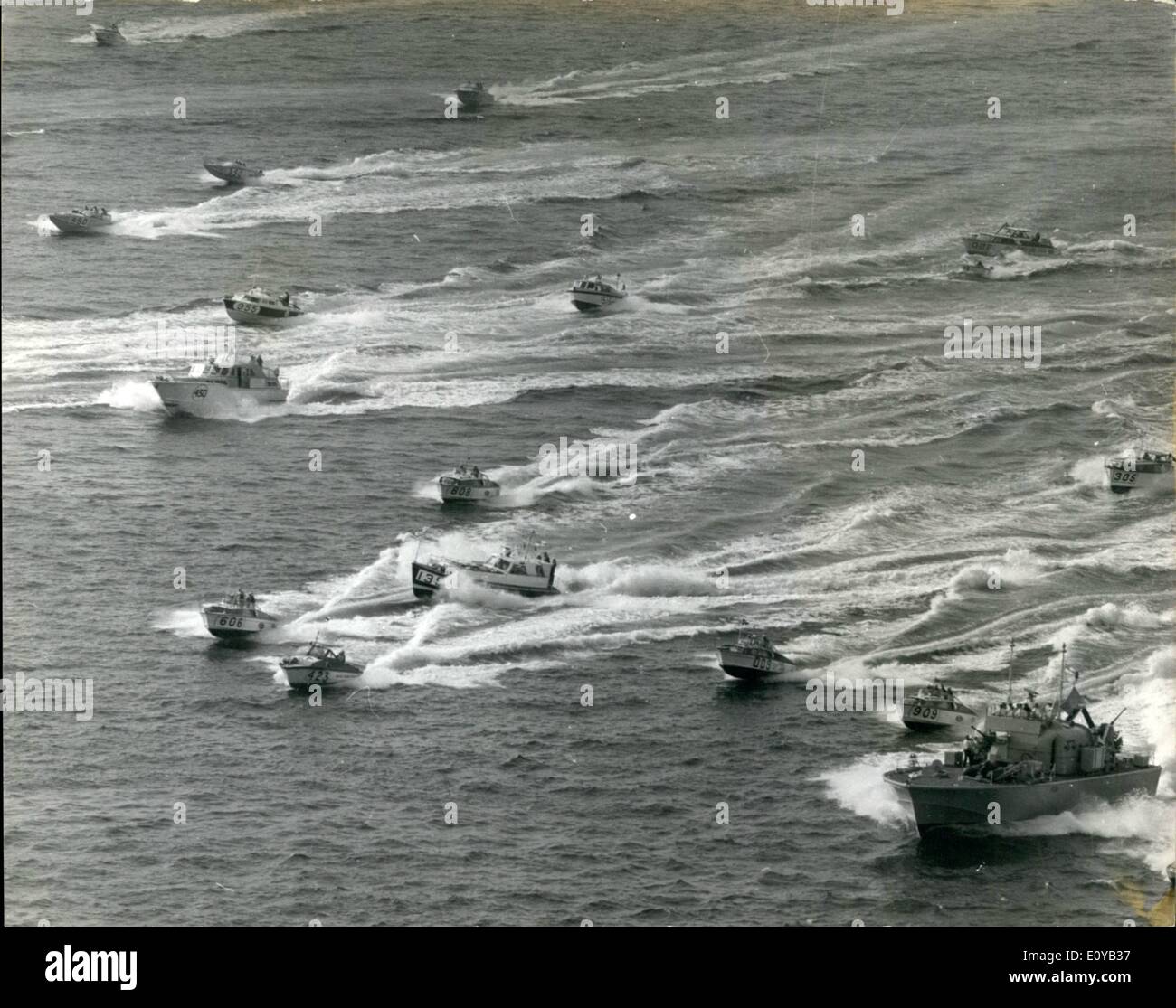 Juillet 07, 1969 - Le début du Daily Telegraph et A.A. Bateau de Moteur Round Britain Race : le Prince Philip aujourd'tiré un areen  Banque D'Images