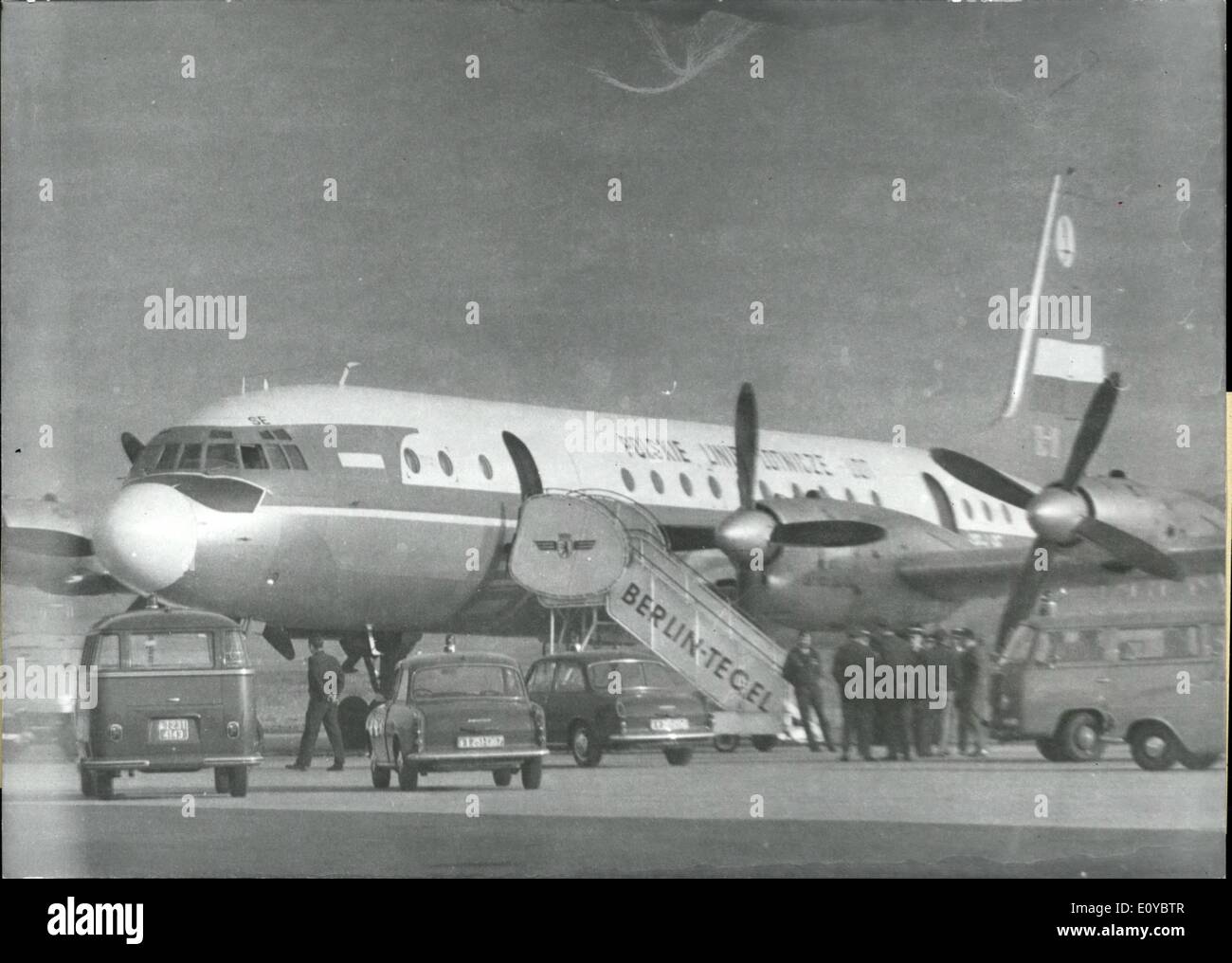 10 octobre 1969 - L'enlèvement est un avion polonais : Aujourd'hui, deux à l'Est - allemand contraint une séance d'avion à un atterrissage dans l'ouest de Berlin, pour échapper à l'ouest. C'était la première fois, que n'importe qui a enlevé un machine à partir de l'Est. L'avion venait de warschau sur Barlin - Schönefeld (eastberlin) à Brissel. photo montre l'avion polonais à Berlin-Tegel aujourd'hui. Banque D'Images