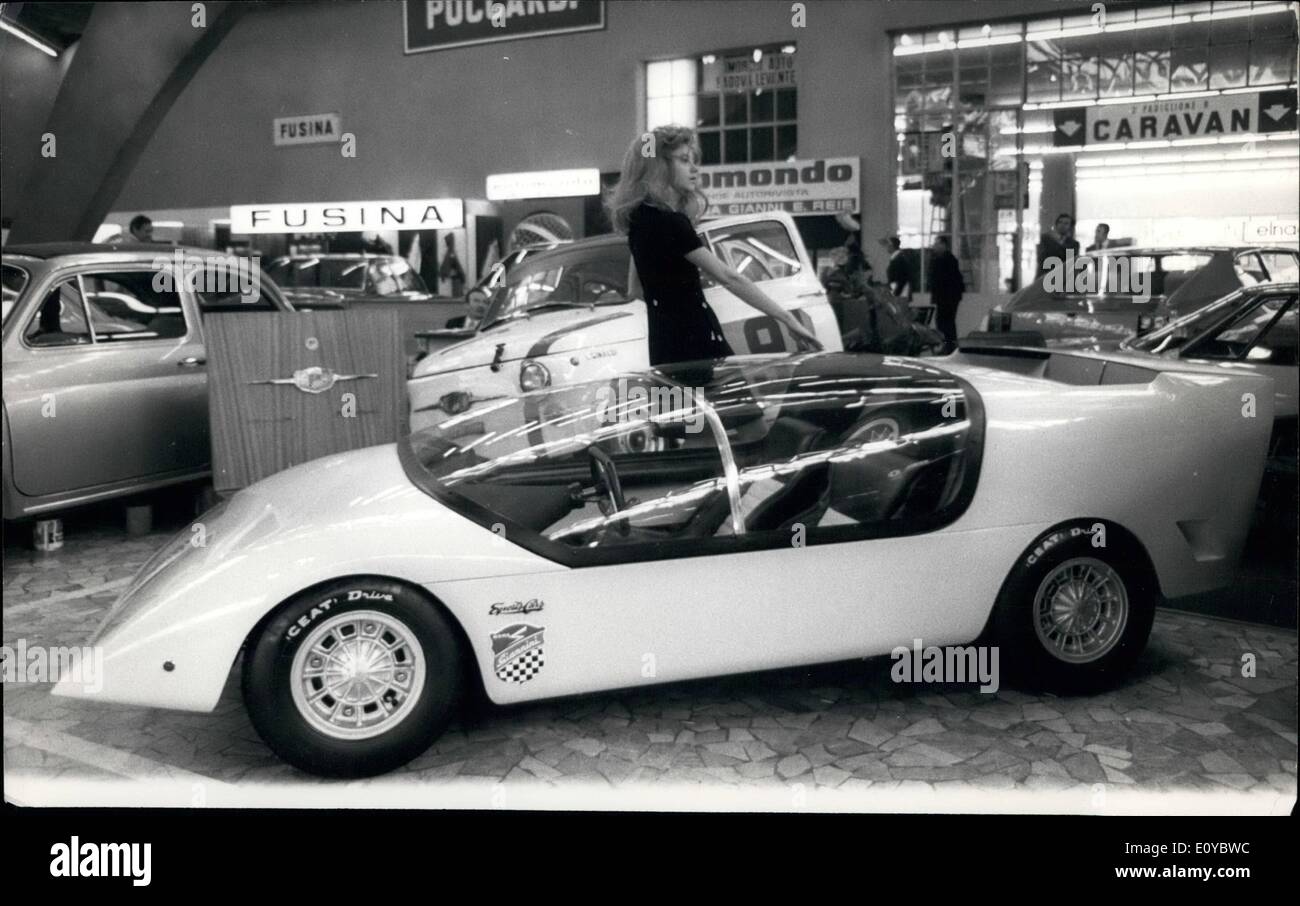 10 octobre 1969 - Turin 30.10.69  = 510 Motor Show OPS  = Berlina Giannini, 2 places, moteur Fiat 500 enlargered à 650 cm, vitesse max 135 km/H. Banque D'Images