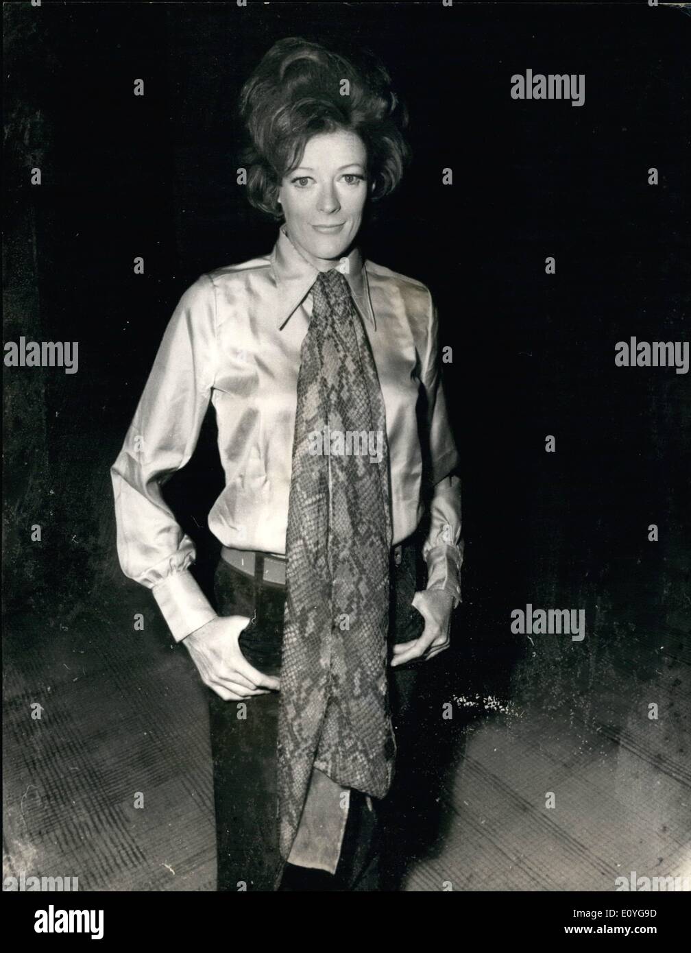 Avril 04, 1970 - Maggie Smith remporte l'oscar : L'actrice Maggie Smith 34, a gagné un Oscar pour son rôle dans le film. Le premier de Mies Jean Banque D'Images