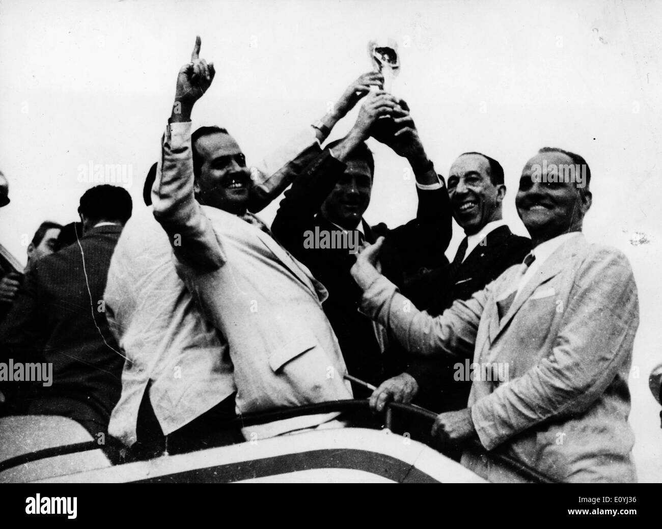 Pele et l'équipe gagnera la Coupe du Monde Banque D'Images