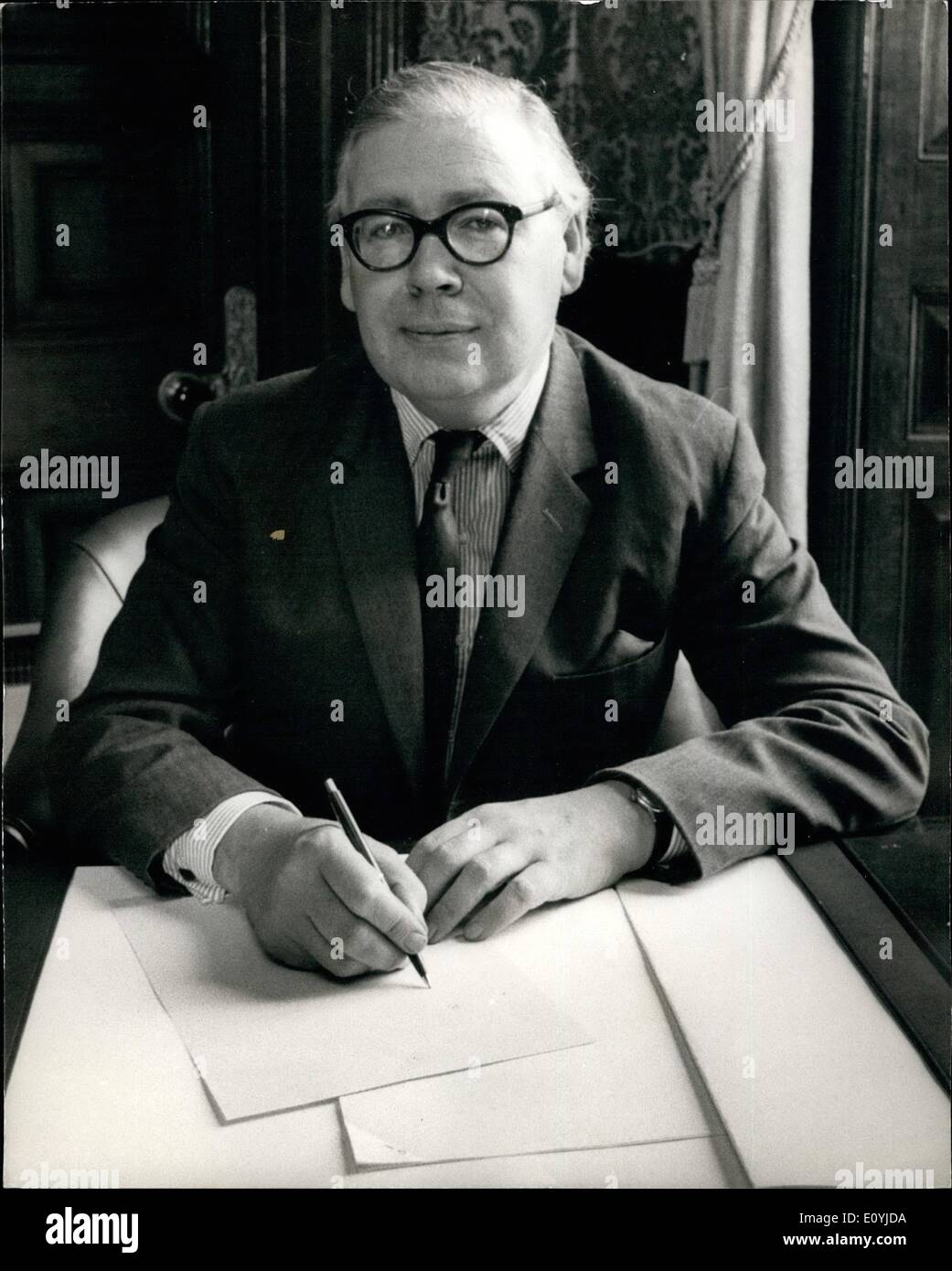 Juillet 07, 1970 - M. Geoffrey Rippon est nouveau ''Mr Europe''. M. Geoffrey Rippon ancien ministre de la technologie, succédera à M. Anthony coiffure comme Chancelier du duché de Lancaster, la responsabilité pour le marché commun des négociations. Photo montre 24 Photo de M. Geoffrey Rippon, au Foreign Office aujourd'hui. Banque D'Images