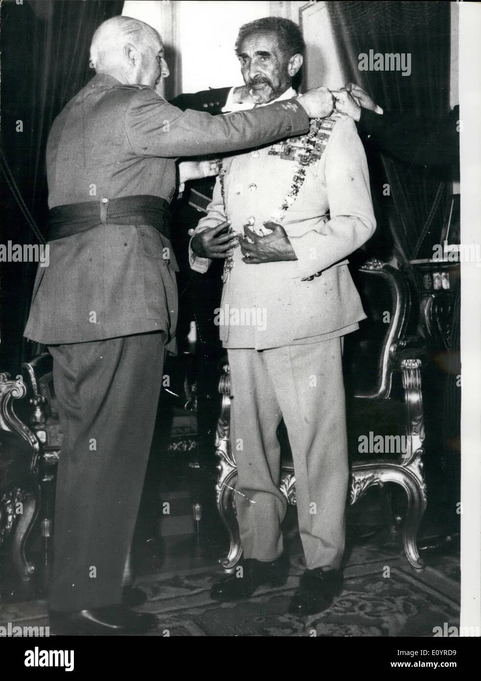 Avril 04, 1971 - Haile Selassie à Madrid. Chef espagnol de l'État, le général Franco en photo lorsqu'il a reçu l'empereur d'Éthiopie Hailé Sélassié au Palais Pardo à Madrid, après l'arrivée de l'Empereur plus tôt cette semaine en visite officielle en Espagne. Banque D'Images