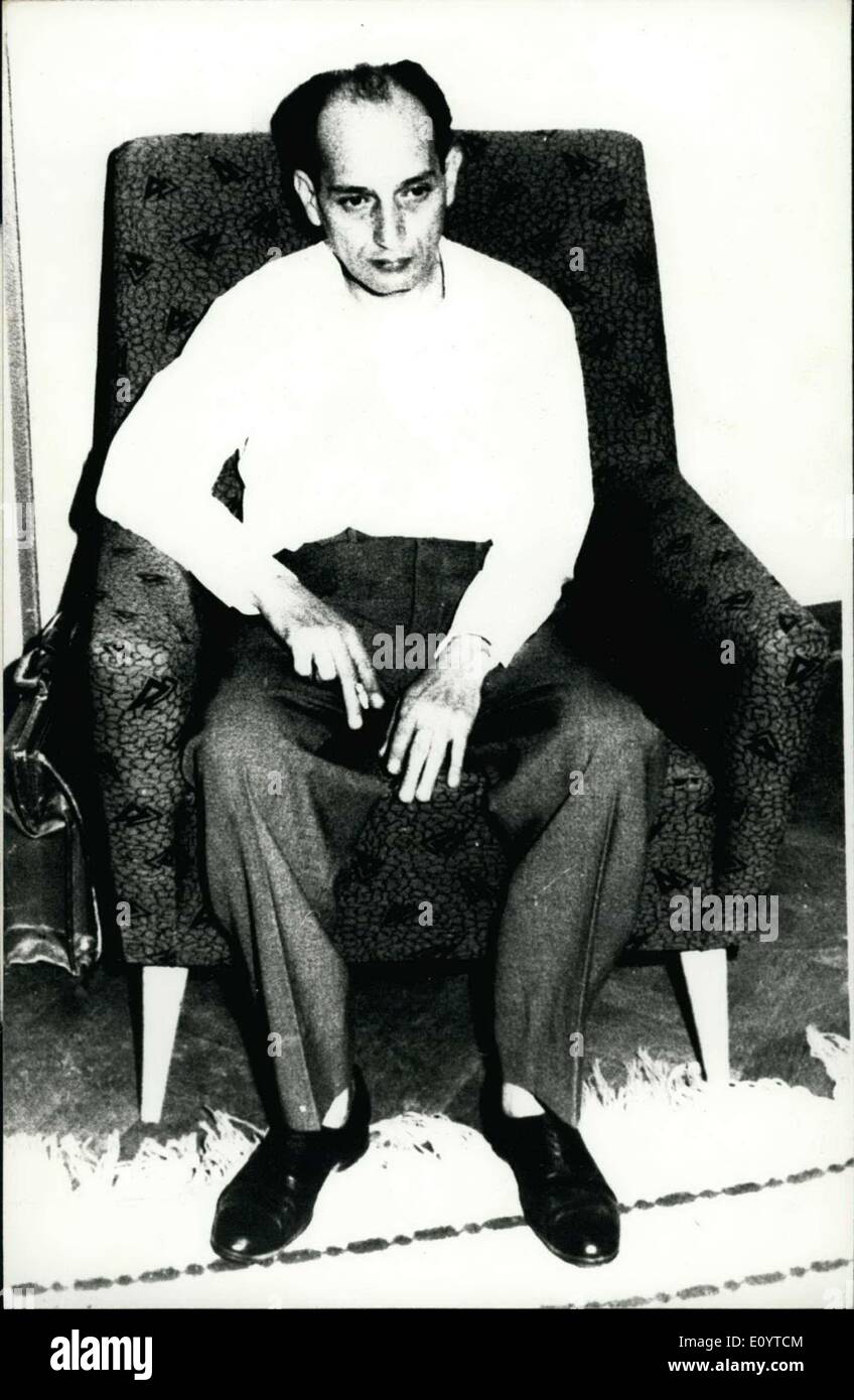 17 mai 1971 - Atteya Fahmy Amin Iskandra 45 ingénieur à l'Université égyptienne, de l'immobilier arrêtés pour espionnage pour Israël. C Banque D'Images