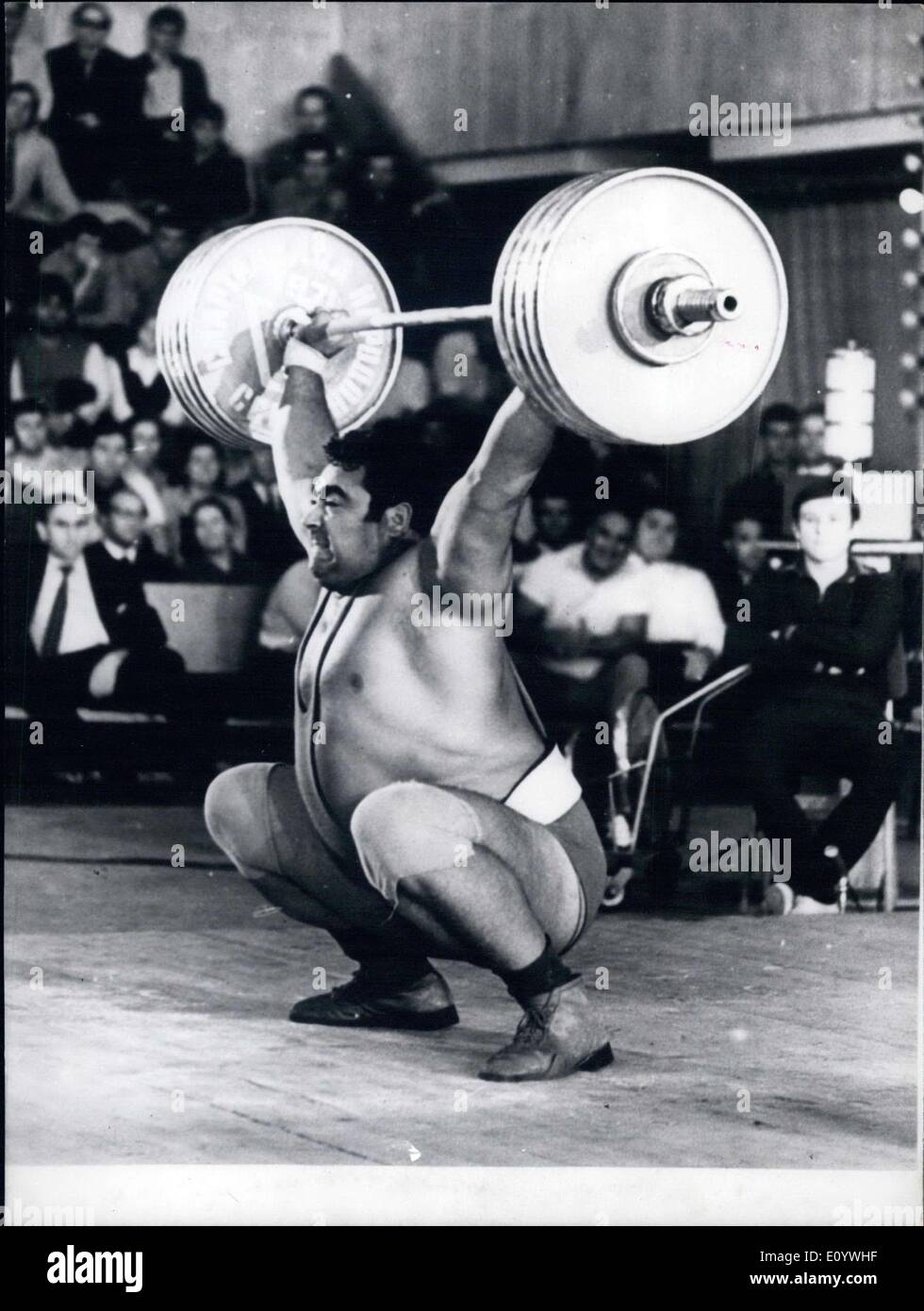 Août 04, 1971 - Vassily Alexeev de Moscou définit le levage de poids 180 kg record Banque D'Images