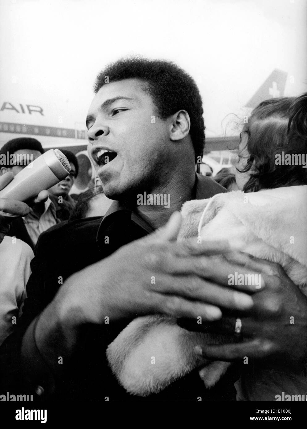 Le boxeur Muhammad Ali arrive à Zurich Banque D'Images