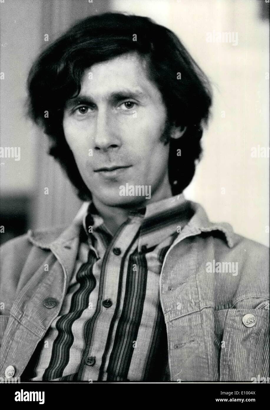 01 janvier 1972 - Eberhard Schoner dirige ''Deep Purple'' à Munich en mars : Eberhard Schoener est un réalisateur bien connu pour son ''la musique classique-fans'' depuis un certain temps déjà. Récemment, il est devenu célèbre avec la musique pour le film de Johannes Scyhaaf «Trotta''. Munich suivante (Photo Schoener ) dirigera le célèbre groupe de rock britannique ''Deep Purple'' qui va venir à Munich pour la première européenne de ''Gemini Suite'' de John Lord. La première devait avoir lieu en janvier déjà, Burr Eberhard Schoener blessé son bras, de façon à ce que la pièce a dû être reportée Banque D'Images