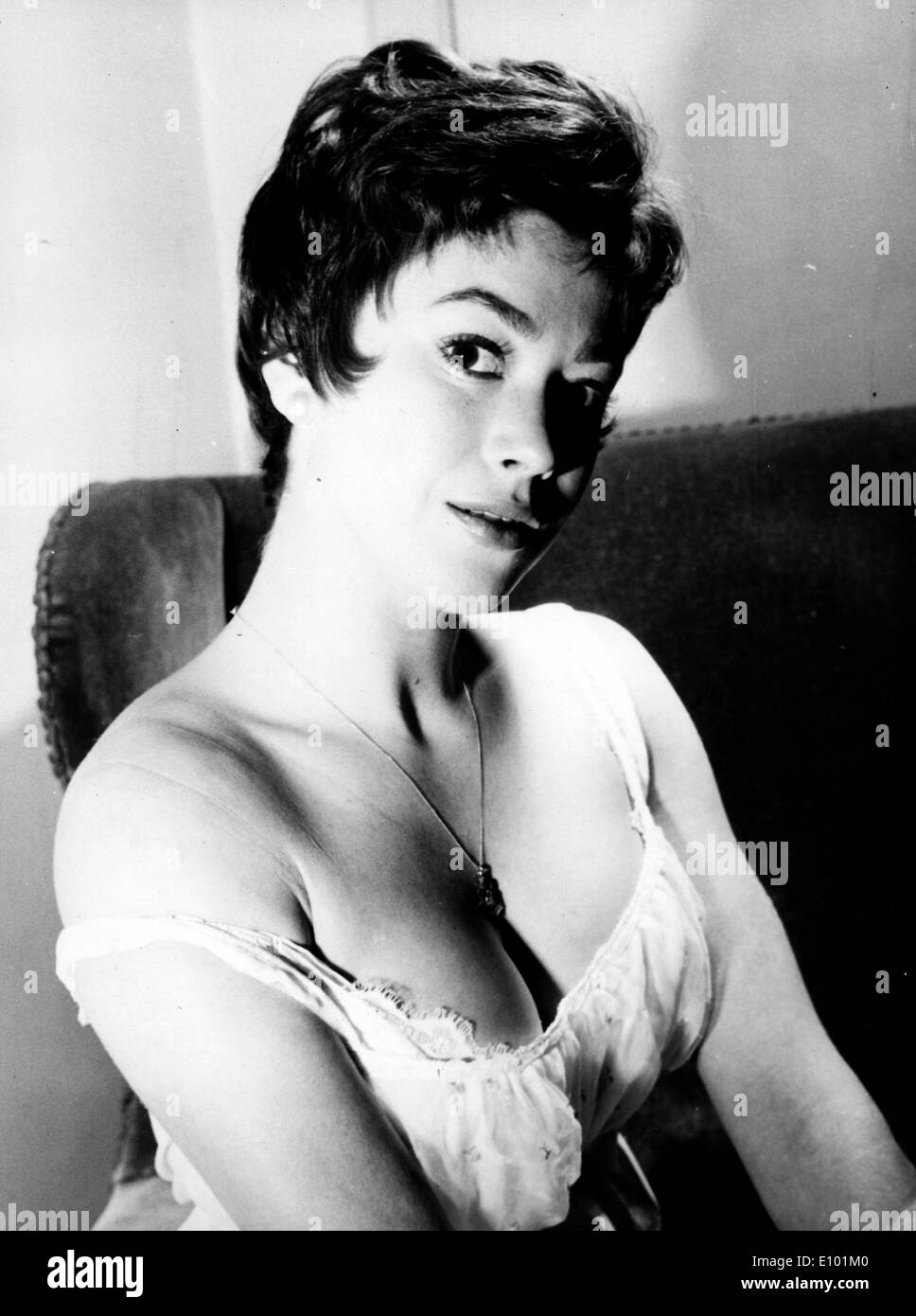 Actrice danseur anglais GILLIAN VAUGHAN pose dans un studio Banque D'Images
