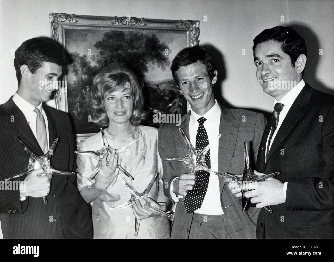Anthony Perkins, Jean-Paul Belmondo remportent des prix Banque D'Images