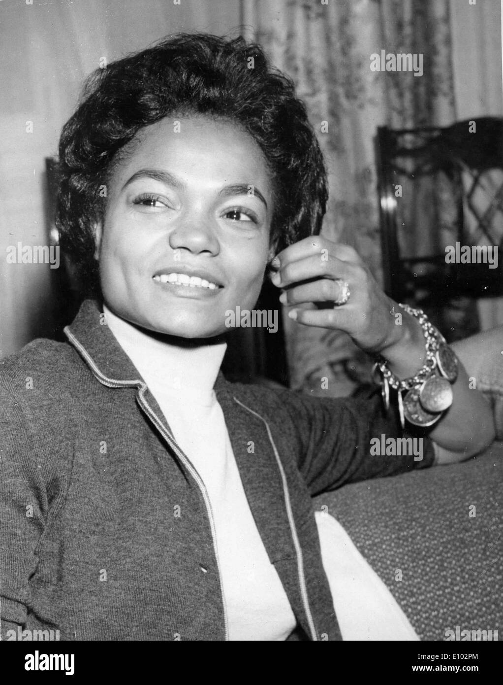 Singer d'Eartha Kitt comme conférence de presse dans l'hôtel Banque D'Images