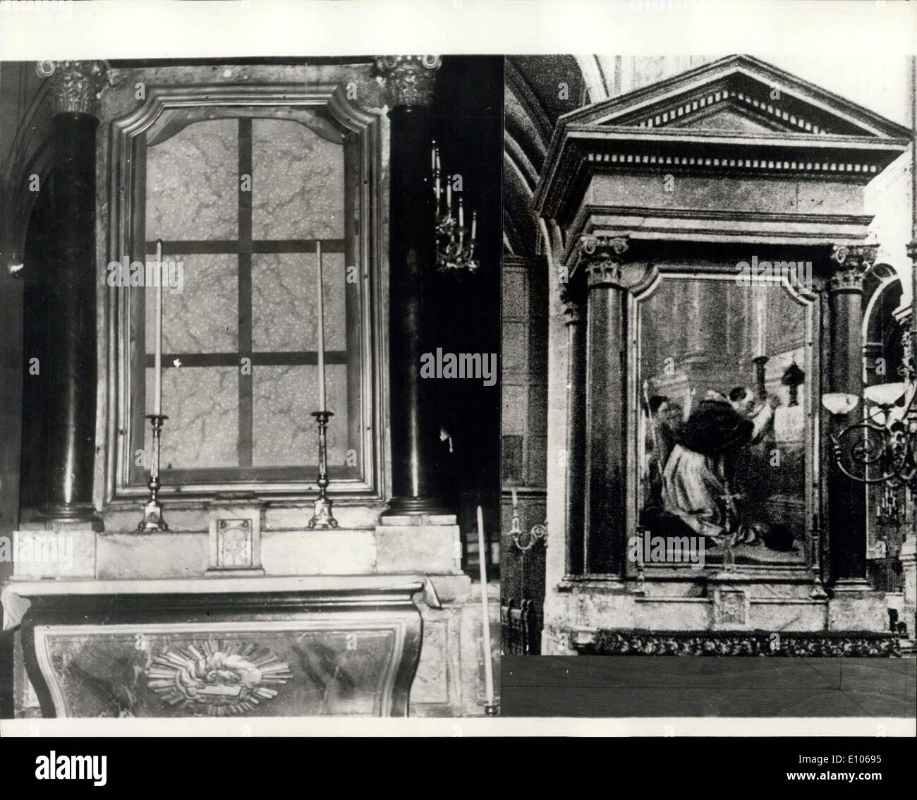 07 janvier 1970 - XVIII siècle tableau volé d'église de Paris : une toile de Carle Van Loo intitulé ''Saint Charles Boromee dans la prière'', datant de 1753, a été volé à l'église de Paris de Saint Merri. L'enquête de police a jusqu'à présent restées infructueuses. La photo montre le cadre vide du tableau volé (à gauche) - et la peinture en photo avant qu'il a été volé (à droite) Banque D'Images
