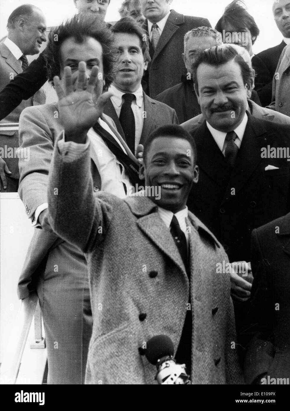 Pelé footballeur arrive à l'aéroport d'Orly Banque D'Images
