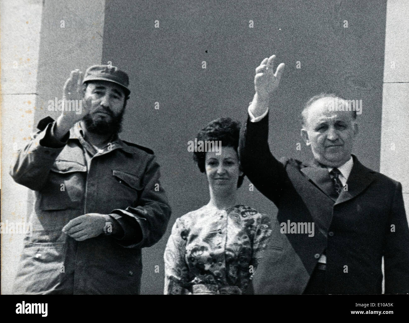 Fidel Castro vagues avec Todo Zhivkov Banque D'Images