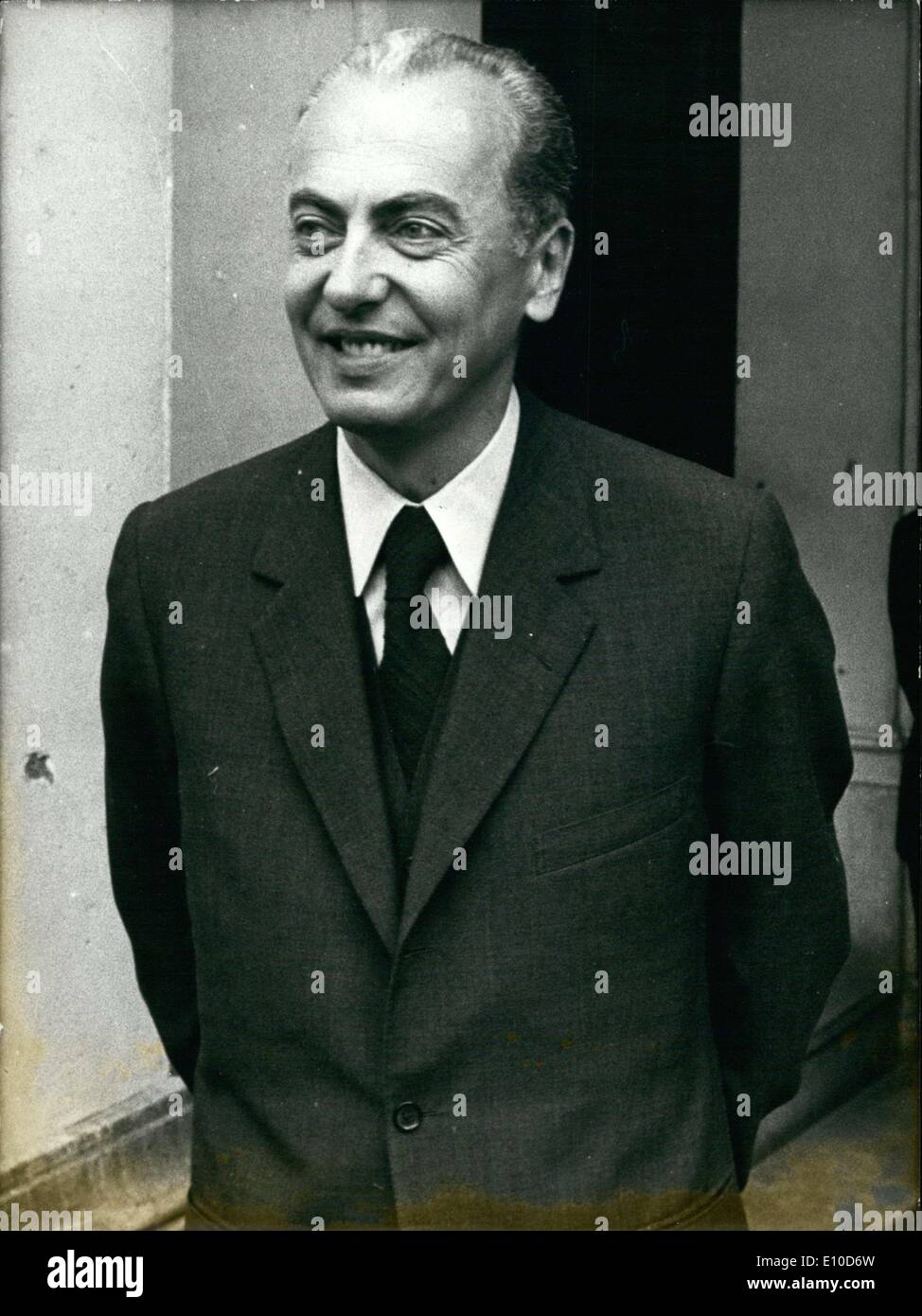 Juillet 07, 1972 - Nous avons appris la composition du nouveau Cabinet de M. Pierre Messmer tard dans la nuit. M. André Bettencourt sera le ministre des Affaires européennes, un poste qui vient d'être créé. André Bettencourt a été photographié hier à Rue Odinot après sa rencontre avec le premier ministre Pierre Messmer. Banque D'Images