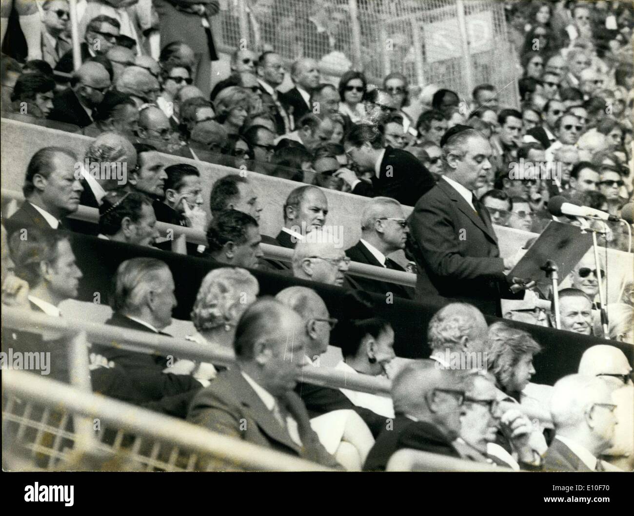 Septembre 07, 1972 - Le mémorial a été organisé pour les victimes d'une attaque terroriste durant les Jeux de Munich. Dans les gradins de gauche à droite, Willy Brandt (Chef de la délégation israélienne), Samuel Lalkin, Avery Brundage (Président du Comité International Olympique), comité permanent, l'Ambassadeur Ben chlore. À droite avec des lunettes, le Président allemand Heinemann. Banque D'Images