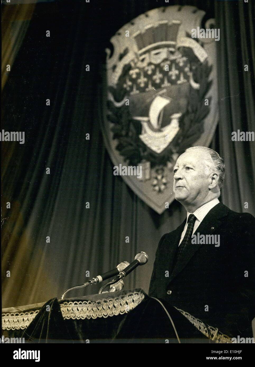 08 déc., 1972 - Le Premier Ministre Pierre Messmer (photo) a prononcé un discours durign la réunion à l'Hôtel de Ville à au comité électoral local. Banque D'Images