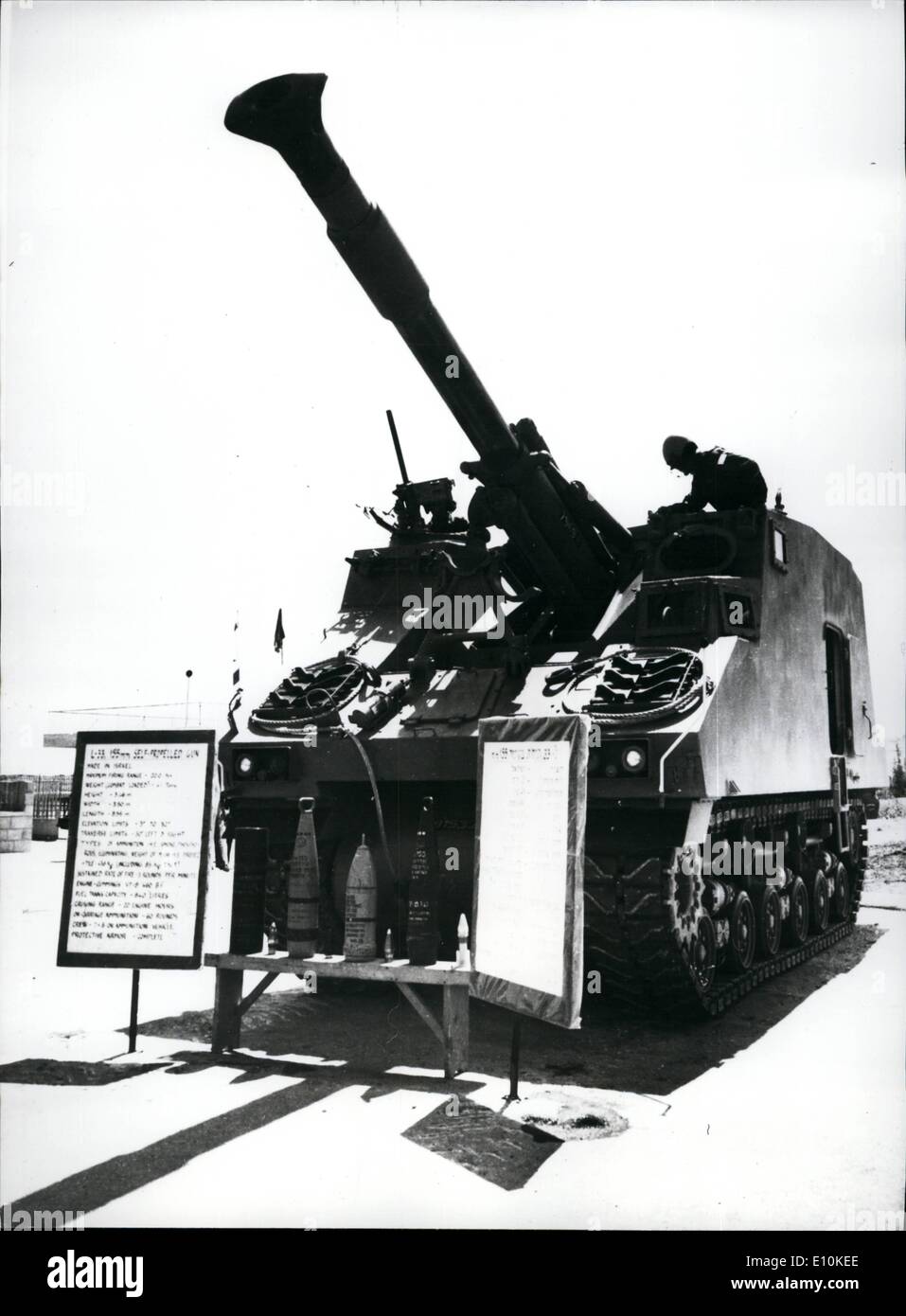 05 mai 1973 - canon automoteur conçu et construit en vue de l'Israël : 155mm. Canon automoteur L-33, qui a développé et construit en Israël. En vertu de son long canon et bloc-culasse inhabituelle moderne système qui permet d'améliorer l'obstruction du gaz, un champ de tir 20km peut être atteint. Son système de chargement semi-automatique facilite un haut taux d'allumage. Banque D'Images